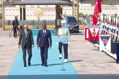 Gabon Cumhurbaşkanı Nguema Külliye'de