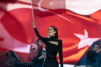 Elif Buse Doğan’dan Tokat’ta Cumhuriyet coşkusu