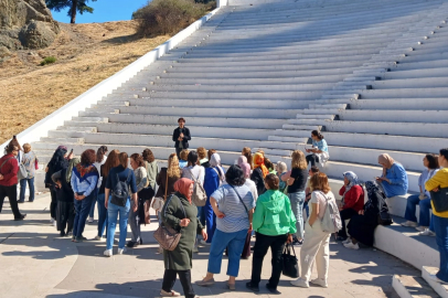 Manisalı binlerce kadın kültürel gezilerde buluştu