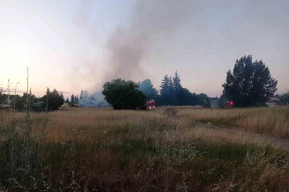Eskişehir’de otluk alanda çıkan büyük yangın paniğe sebep oldu
