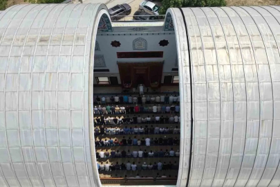 Bursa’daki ’Sunrooflu Cami’ mimarisiyle dikkat çekiyor
