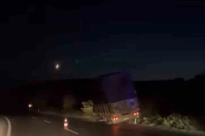 Karacabey’de kamyonet ağaçlara çarptı
