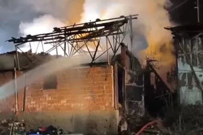Bursa’da samanlık alev alev yandı
