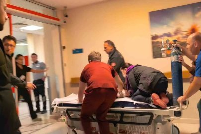Bursa’da nefes kesen anlar...Sedye üzerinde hayata döndürme çabası
